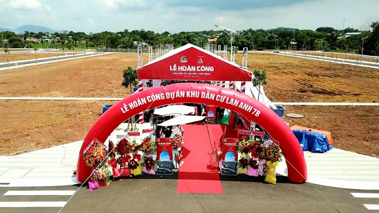 33-1655780323-z3508135277471-124bef2018405c6b874101dddd1cd66a-1