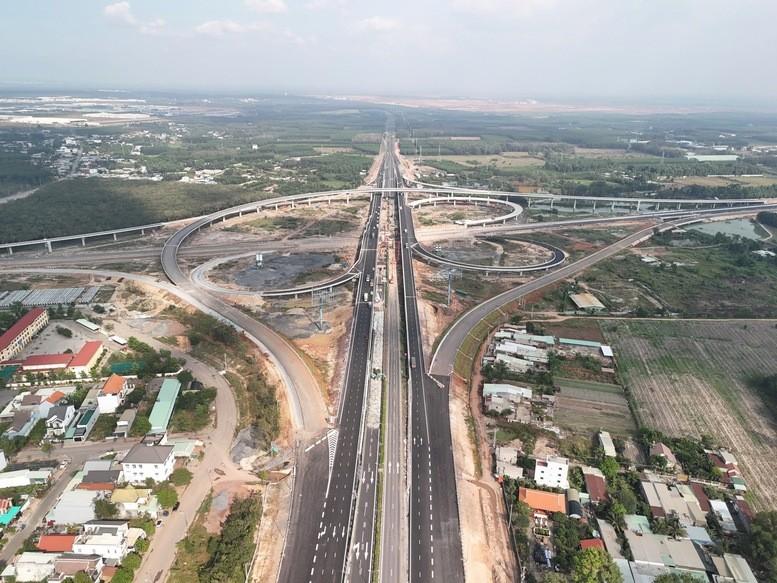 Khẩn trương hoàn tất nghiệm thu, thông xe 2 đoạn cao tốc Biên Hòa - Vũng Tàu trước Tết Nguyên đán